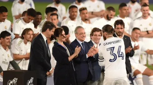 Foto de Florentino Pérez junto a Sergio Ramos.
