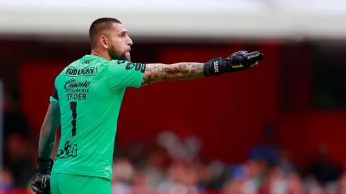 Jonathan Orozco tuvo que comprar su número en Xolos