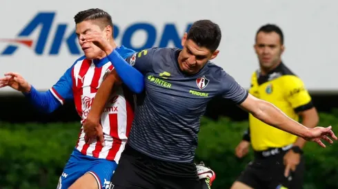 Destrozan a Atlas por "copiar" jersey de visita de Chivas