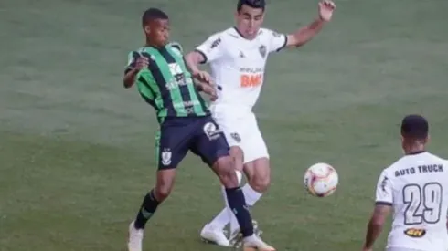 A Boca le gusta eso: el blooper de Junior Alonso en su debut con Mineiro