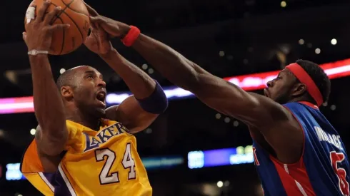 Kobe Bryant y Ben Wallace (Getty)