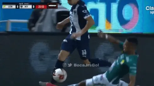 Horrible grito de Stefan Medina tras fuerte entrada de Tesillo en México