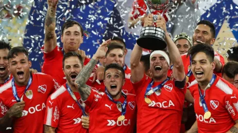 Independiente con la Copa Sudamericana, en 2017.
