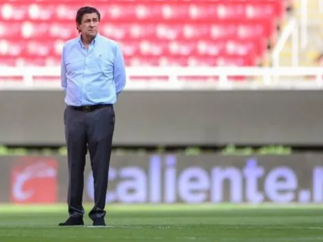 Los aficionados de Chivas no tardaron en reaccionar a la salida de Tena