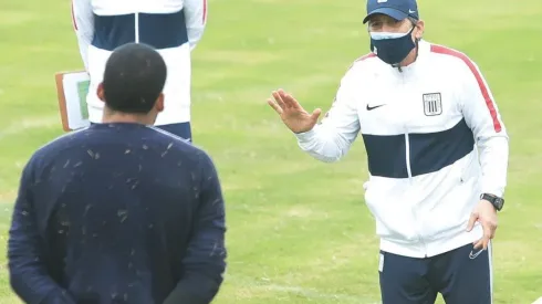 Mario Salas todavía no dirige un partido oficial con Alianza.