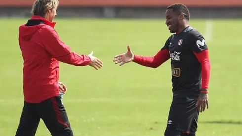 Farfán metió uno de los goles más importantes de la historia del Perú.