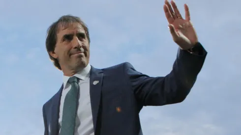 La FEF ya se comunicó con Guillermo Almada (Getty Images)