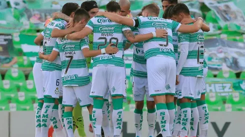 Santos Laguna sumó su segundo triunfo en el Guard1anes (Getty Images)