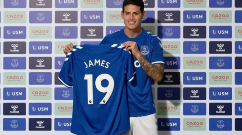 Controversia por versión que dice que James llegó gratis al Everton