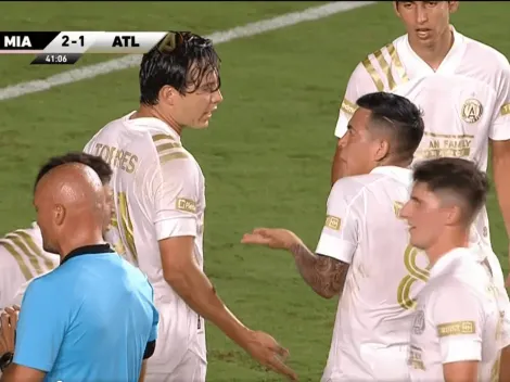 Se peleó con todos para patear un penal y Barco terminó errando dos