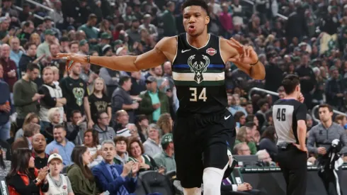 Giannis Antetokounmpo frente a Los Angeles Clippers (Getty)