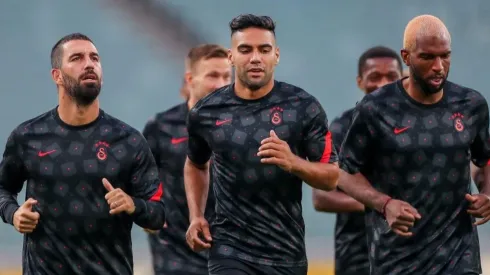 Arda Turán, Radamel Falcao y Ryan Babel.