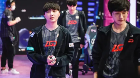 LGD vence a V3 y será el rival de R7 en la próxima ronda de la Worlds 2020