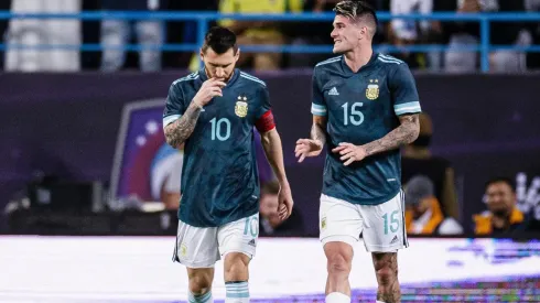 Foto de Lionel Messi y Rodrigo De Paul, jugadores de la Selección Argentina.