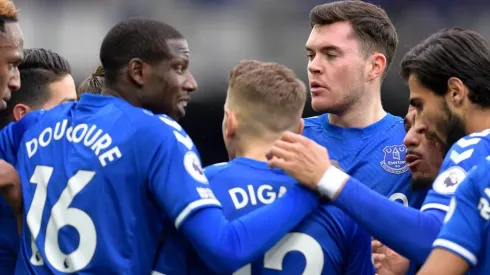 Video: centro perfecto de James, gol de Everton y todos a celebrar con el 10