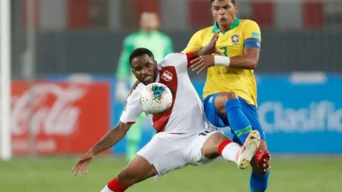 Jefferson Farfán jugó contra Brasil en la derrota de Perú 4-2.