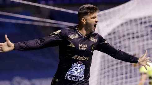 León ratificó su condición de líder al superar a Puebla