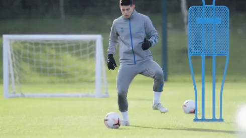 La 'James Cam': a lo Maradona, en el Everton le hacen seguimiento al '10'