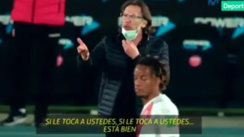 Ricardo Gareca protestó por la acción previa que finalizó en el gol anulado a Cueva.