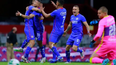 Roberto Alvarado adelantó a Cruz Azul ante Pumas UNAM