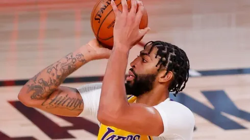 Anthony Davis firmó por cinco años con Los Angeles Lakers