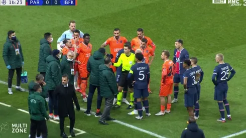 PSG-Istanbul: los jugadores acusaron de racista a un juez y se fueron