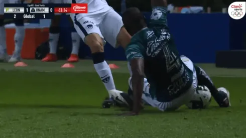 Plancha de Mosquera a Mayorga en la final del Guard1anes 2020