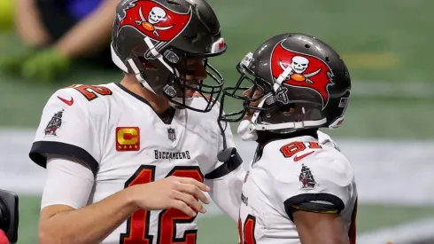 Tom Brady y Antonio Brown se conocen desde los Patriots (Foto: Getty)