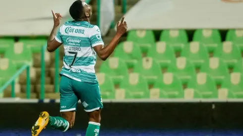 Gol de Juan Otero para Santos ante Tigres.
