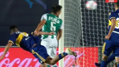 Carlos Zambrano perdió en el juego aéreo en el empate de Banfield.