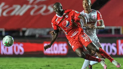 Sigue la preocupación en América de Cali por la salud de Adrián Ramos