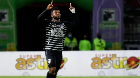 Miguel Ángel Borja, protagonista de la victoria de Junior ante Once Caldas en Manizales.