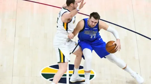 Luka Doncic ante Joe Ingles
