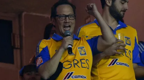 Rob Schneider en una de sus visitas al Volcán para apoyar a Tigres.