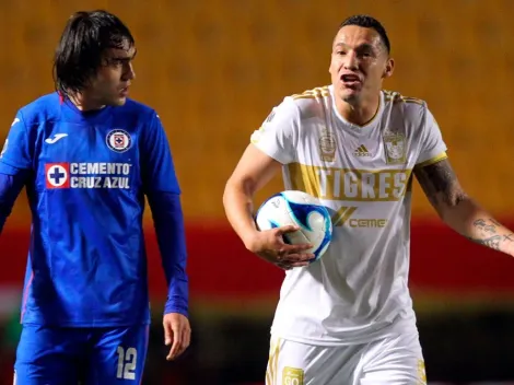 Tigres vs. Cruz Azul: La criminal 'plancha' sobre Luis Romo que el VAR le perdonó a Jesús Dueñas