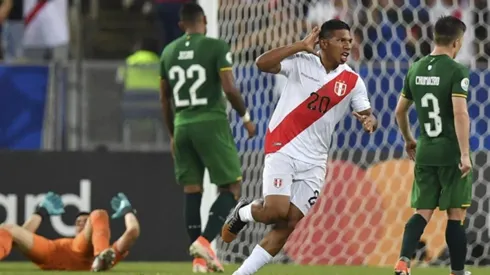 Edison Flores ya sabe lo que es anotarle a Bolivia en más de una oportunidad.