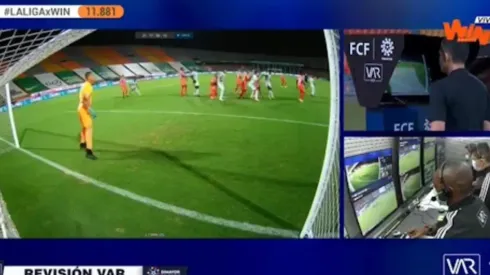 ¿Favorecieron a Nacional? El VAR apareció, pero el juez no quiso echar a Àlvez