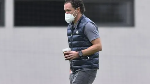 Santiago Baños, América