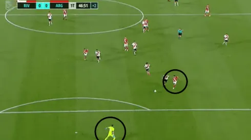 Gran atajada de Franco Armani a Gabriel Hauche.