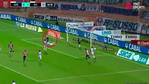 Hace lo que quiere: River, a puro toque, le metió el segundo a Godoy Cruz