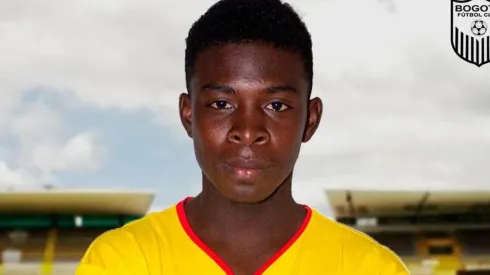 Él es Neymar David Sánchez, jugador de 17 años que debut en segunda división con Bogotá Fútbol Club.
