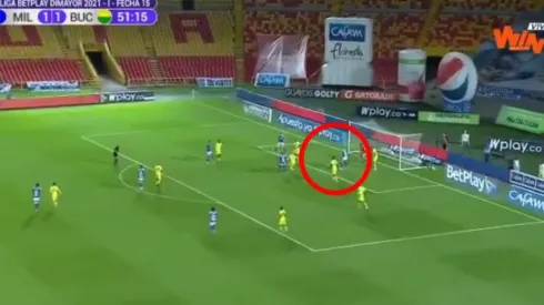 Blooper: 'Chicho' Arango sacó debajo del arco lo que era el segundo gol de Millos