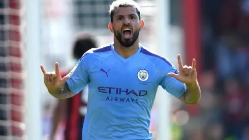 Sergio Agüero festejando un gol en Manchester City.