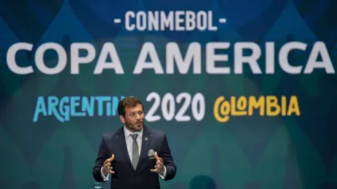 Alejandro Domínguez, presidente de la CONMEBOL, presentando la Copa América Argentina-Colombia (Foto: Getty Images).