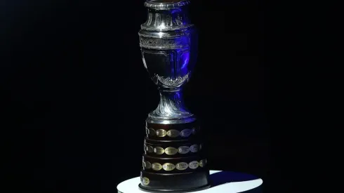 El mítico trofeo que se llevará el campeón de la Copa América 2021. (Getty)