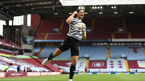 Edinson Cavani festeja uno de sus goles con Manchester United.