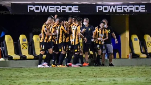 El festejo de los jugadores de Guaraní.