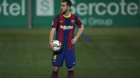 Miralem Pjanic durante un encuentro con Barcelona.