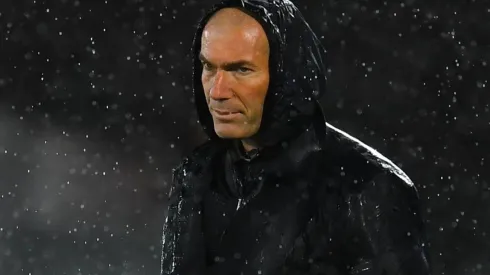 Zinedine Zidane durante un encuentro Real Madrid.