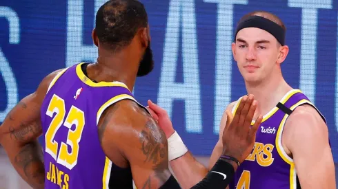 LeBron James y Alex Caruso en Los Angeles Lakers
